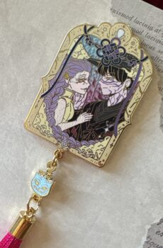 Rumi & Jinu enamel pin.