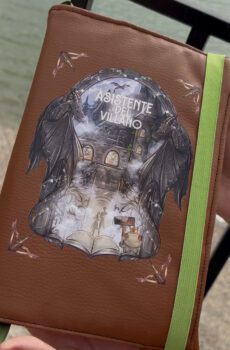 Funda de solapa, Asistente del Villano.