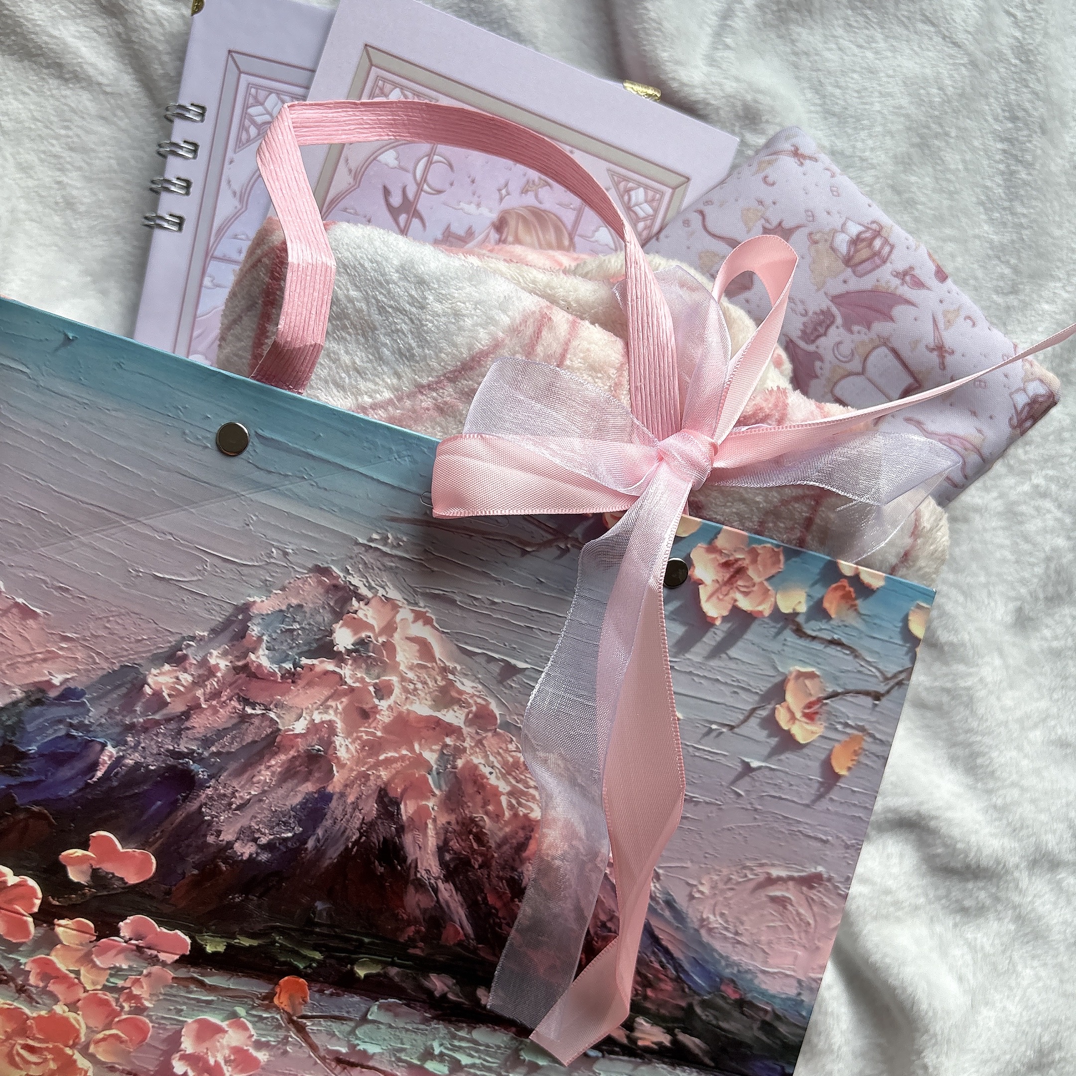 PREORDER -Pack lector : Caja de merch literaria, Romantasy reading club. - Imagen 2