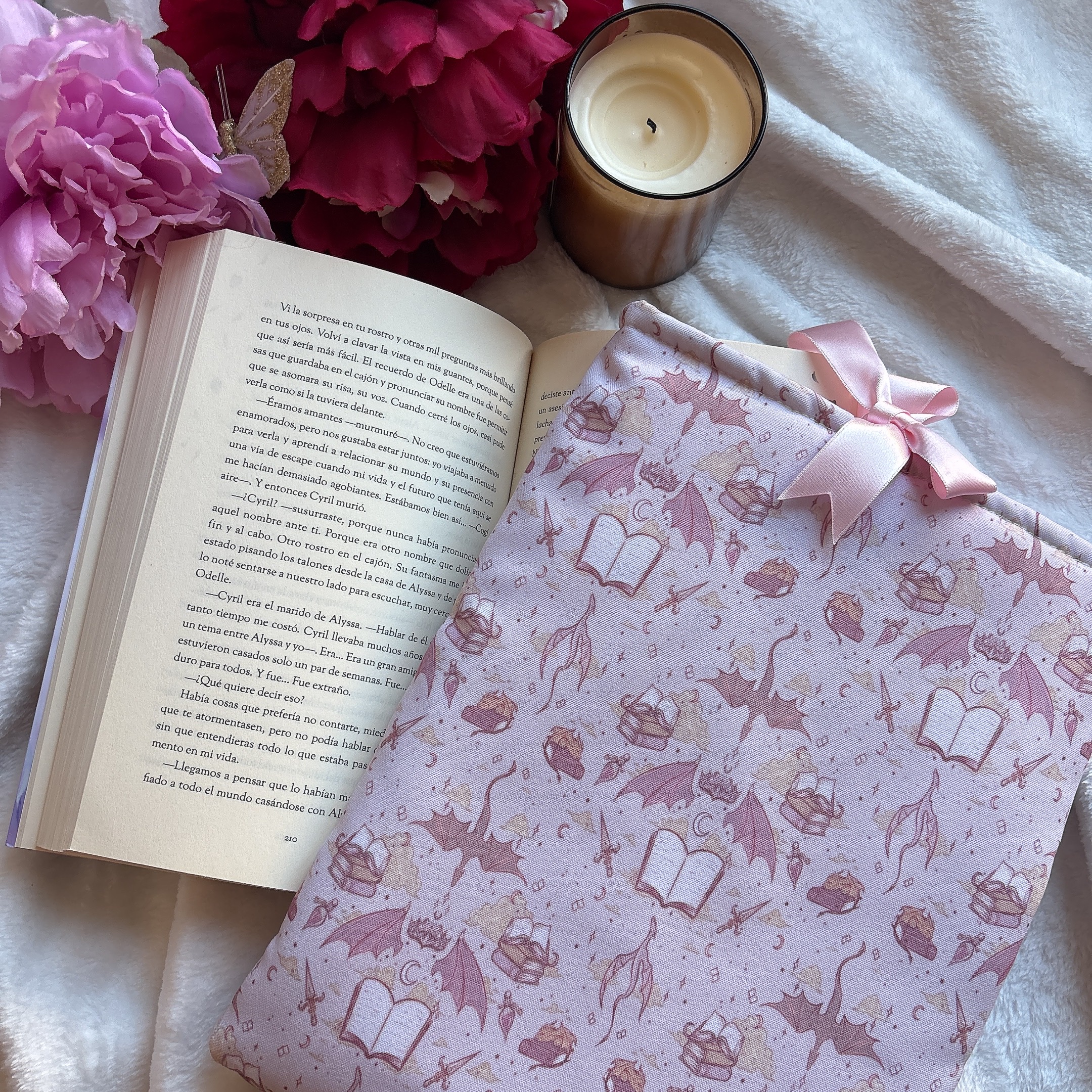 PREORDER -Pack lector : Caja de merch literaria, Romantasy reading club. - Imagen 6