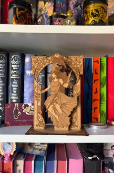 PREORDER : Poppy as Athena - Wooden deluxe standee.