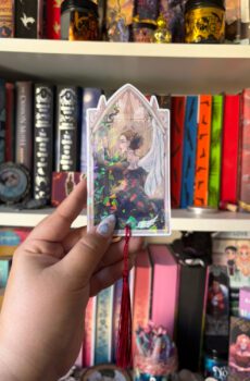 ''Un trazo de Oscuridad''.- Marcapáginas magnético y holográfico.