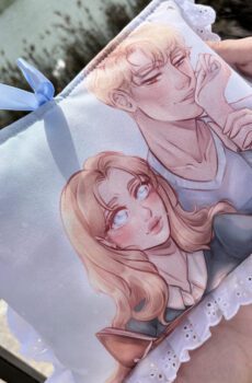 PREORDER, Funda literaria Lizzie and Hughie modelo ''Coquette''.
