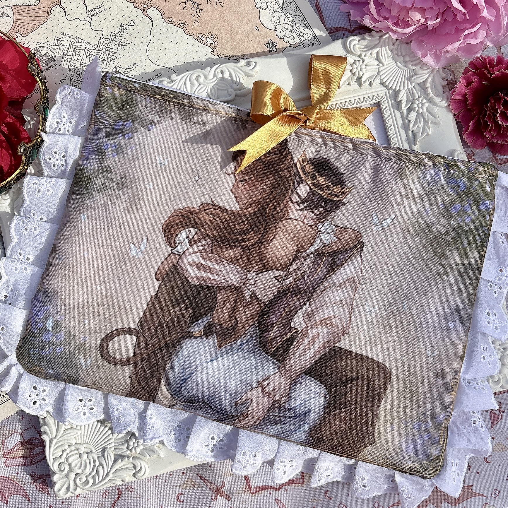 PREORDER, Funda literaria Jude y Cardan modelo ''Coquette''. - Imagen 3